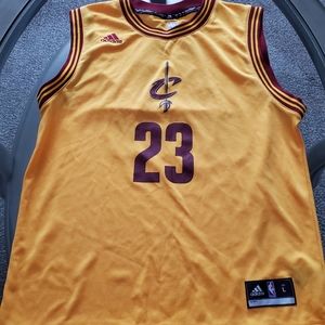 Throw back Jersey LeBron James